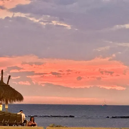 365 Sunshine Tenerife 아데제